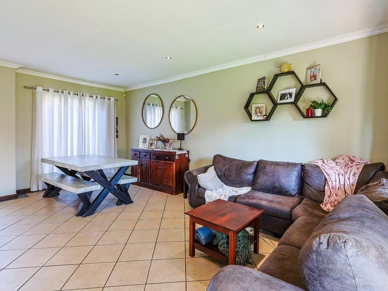 Ideal Investment or Lifestyle Opportunity in Security Complex within an estate in Moreleta Park - Photo 7