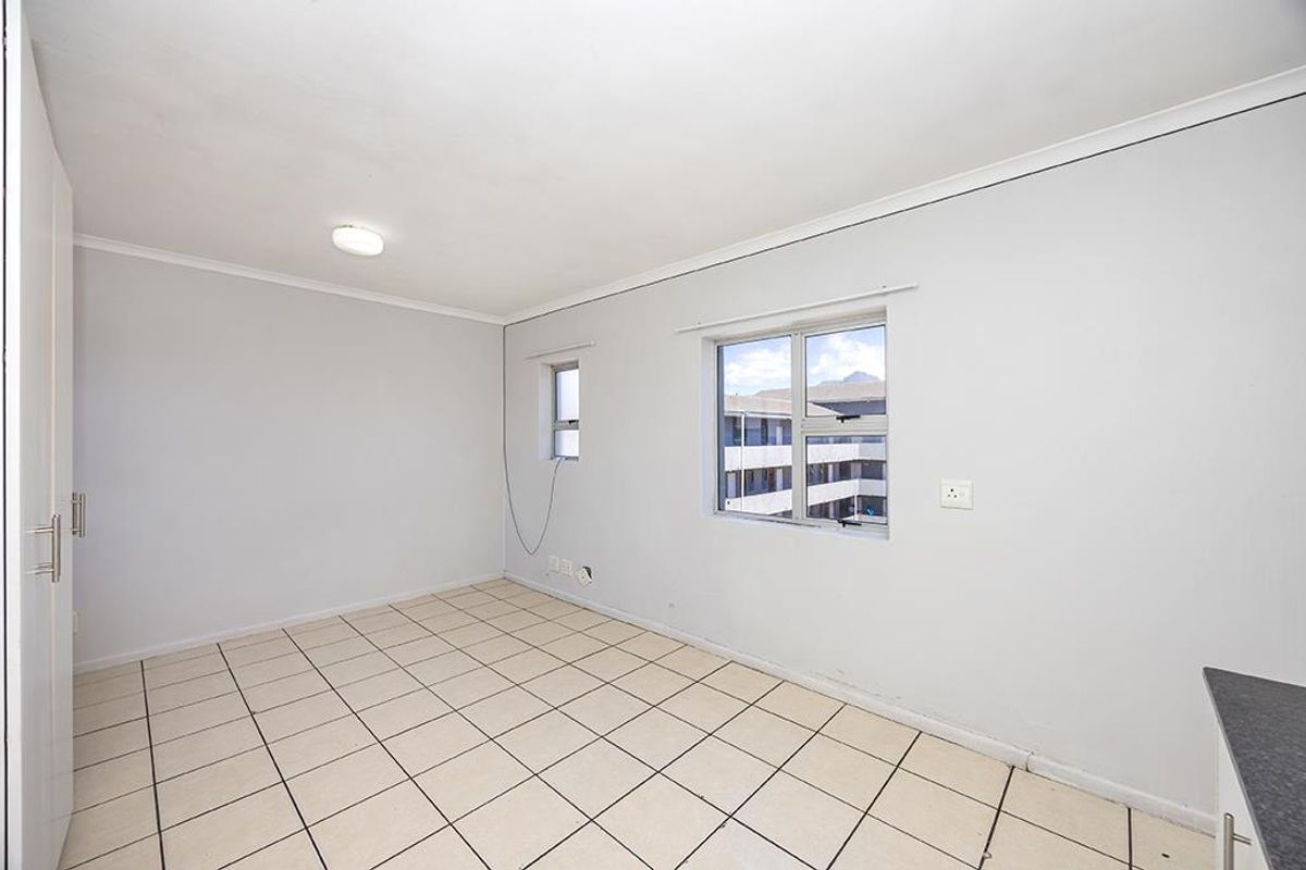 Studio Living with 24-Hour Security & Secure Parking in The Square on Tenth - Photo 5