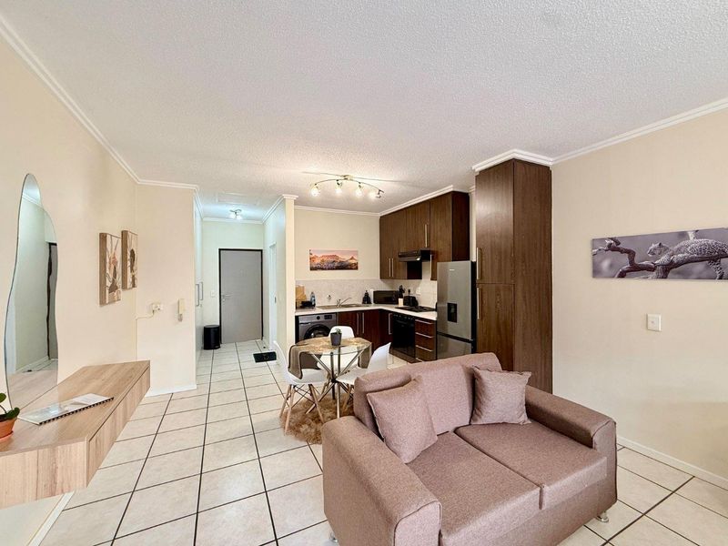 Fully Furnished And Equipped Studio In A Secure Complex Within Walking Distance Of Shops - Photo 10