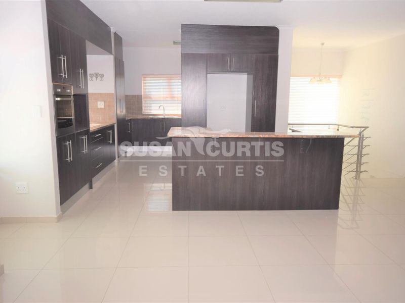 3 Bedroom Penthouse - Photo 4