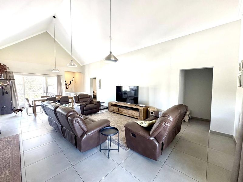 4 Bedroom House TO Let in Elisenheim - Photo 6