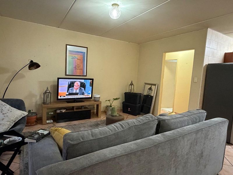 Modern 3-Bedroom Ground Floor Apartment in Secure Complex - Photo 10