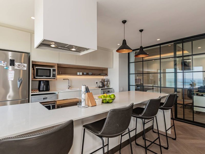 Sea Facing, light "sail" profile, gorgeously designed and laid out two bed, two bath apartment. - Photo 4