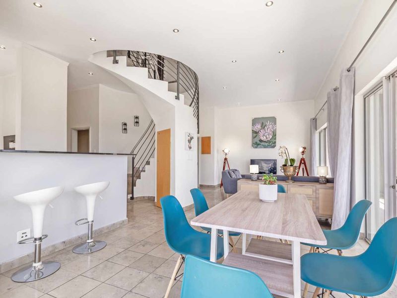 3 BEDROOM TWO-STOREY APARTMENT FOR SALE IN SANDHURST TOWERS - Photo 3