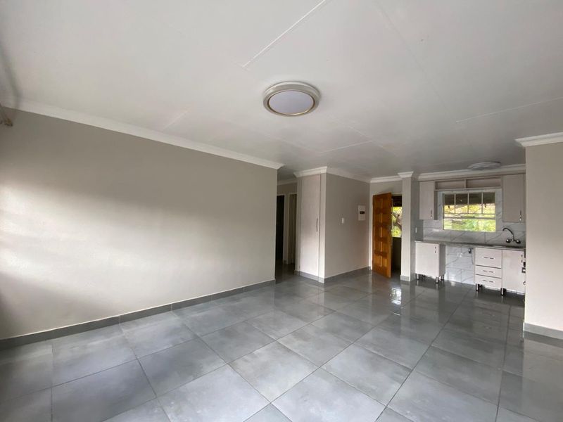 Modern 2 Bedroom Apartment Available for Rent - Photo 4