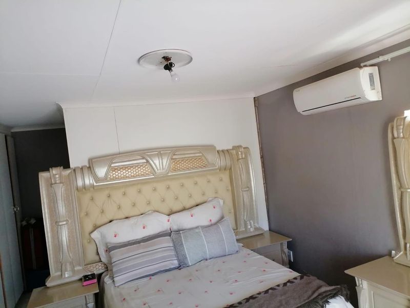 Charming 3-Bedroom Family Home in Seshego Zone 5 – Perfect Fixer-Upper Opportunity! - Photo 7