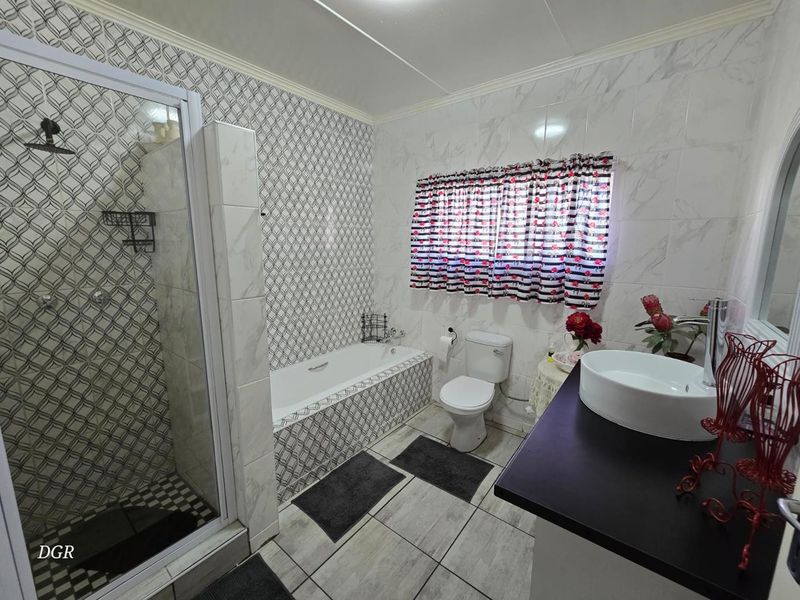 Exceptional Guesthouse: Luxury and Convenience in a Prime Location - Photo 5