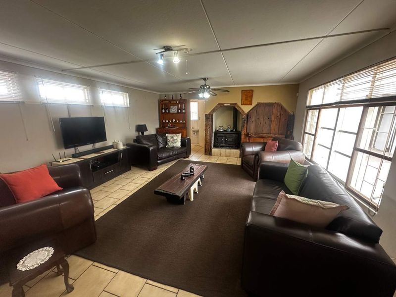 Large Family Home Walvis Bay - Photo 7