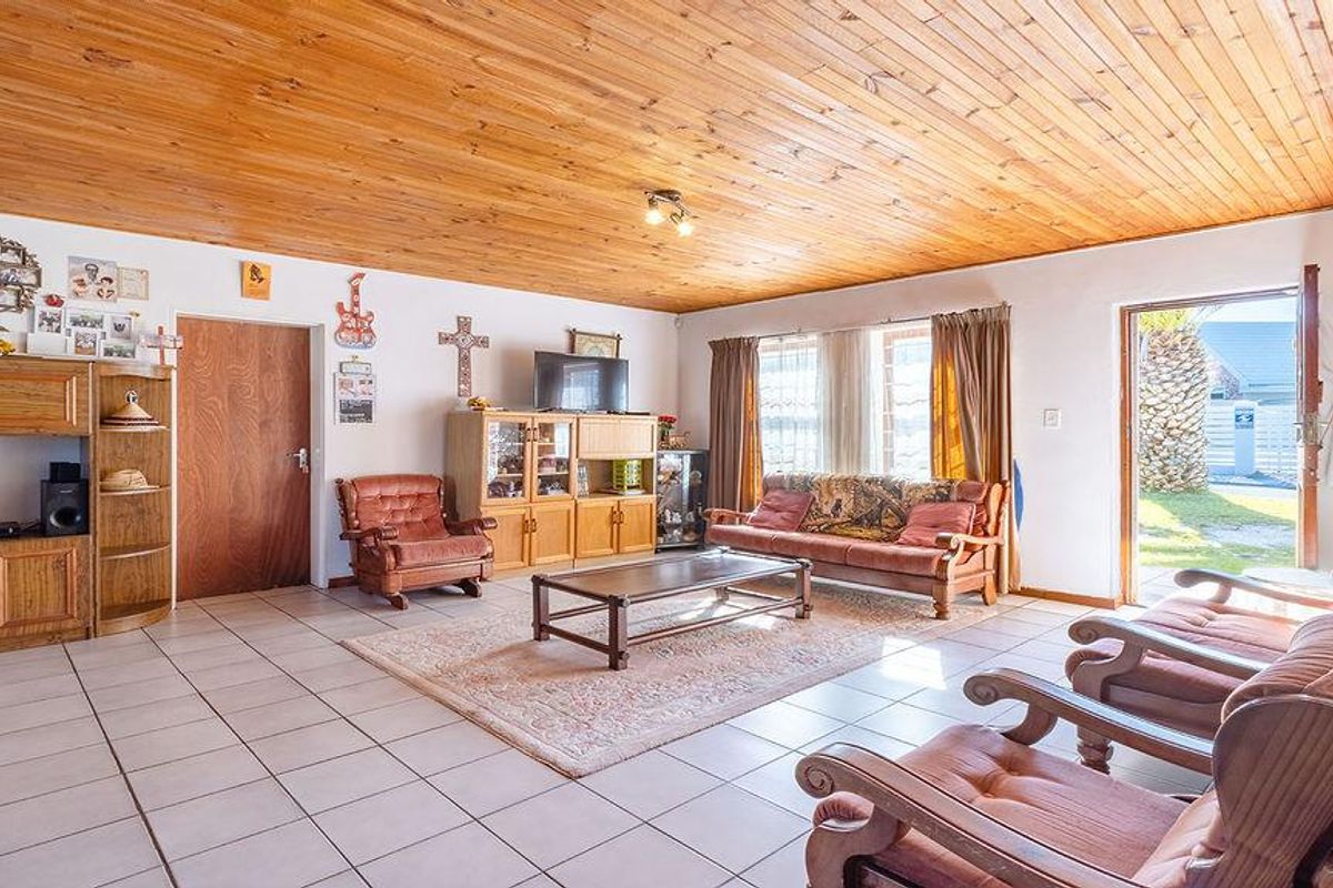 Seaside Bliss: Your Dream Holiday Home Awaits! - Photo 3