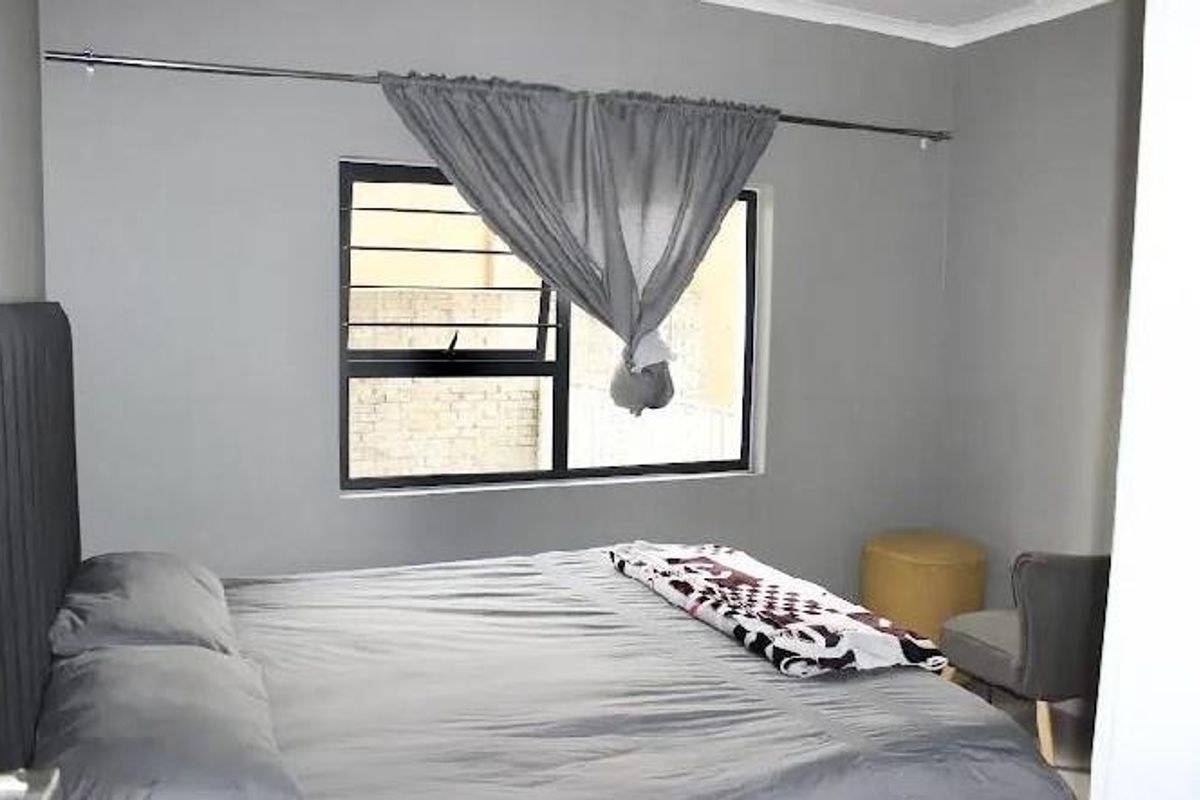 Modern Living with Prepaid Electricity & Metered Water! - Photo 5