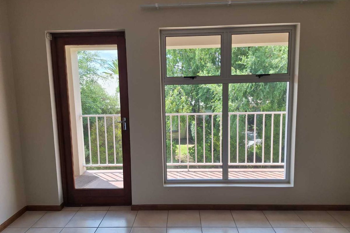 Fantastic Over 50's Convenient Living - Photo 4