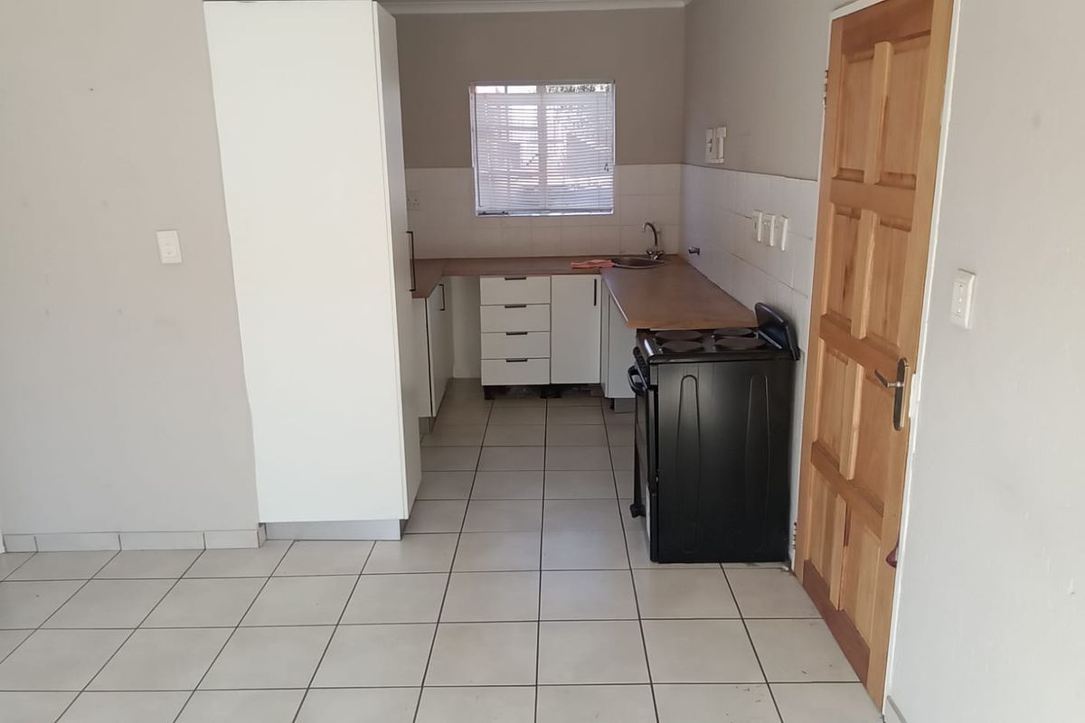 Your Secure Family Home in Wilgeheuwel R750 000 Negotiable - Photo 3