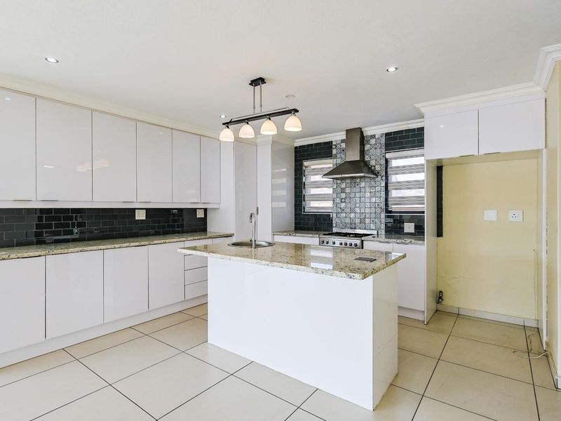 Luxurious Family Living Awaits in a secure estate in the heart of Olympus, Pretoria East - Photo 8