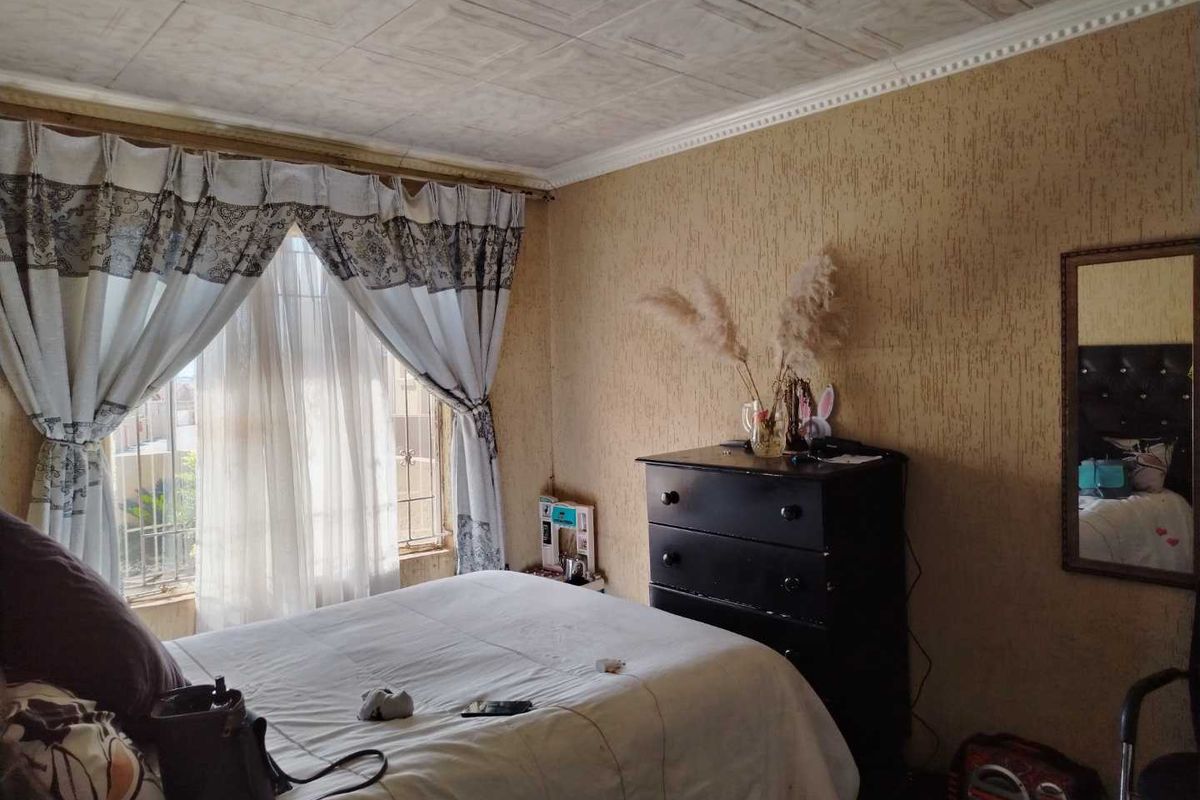 Charming 3-Bed Cluster in Serene Ormonde Gardens! - Photo 4