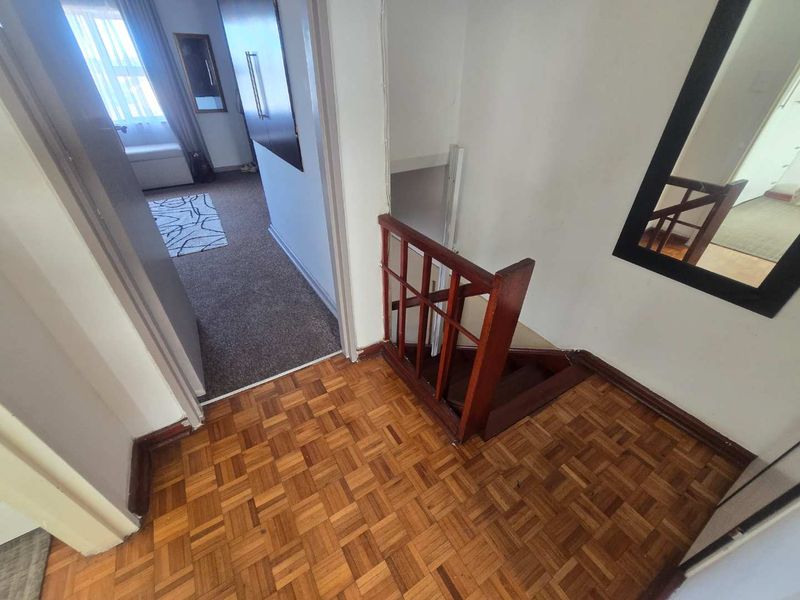 Spacious Lock-up-and-Go Duplex Apartment living in Newton Park - Photo 8