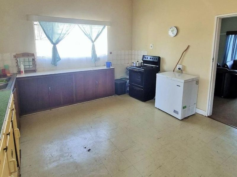 Warm 3-Bedroom Home with Character in Trompsburg - Photo 2