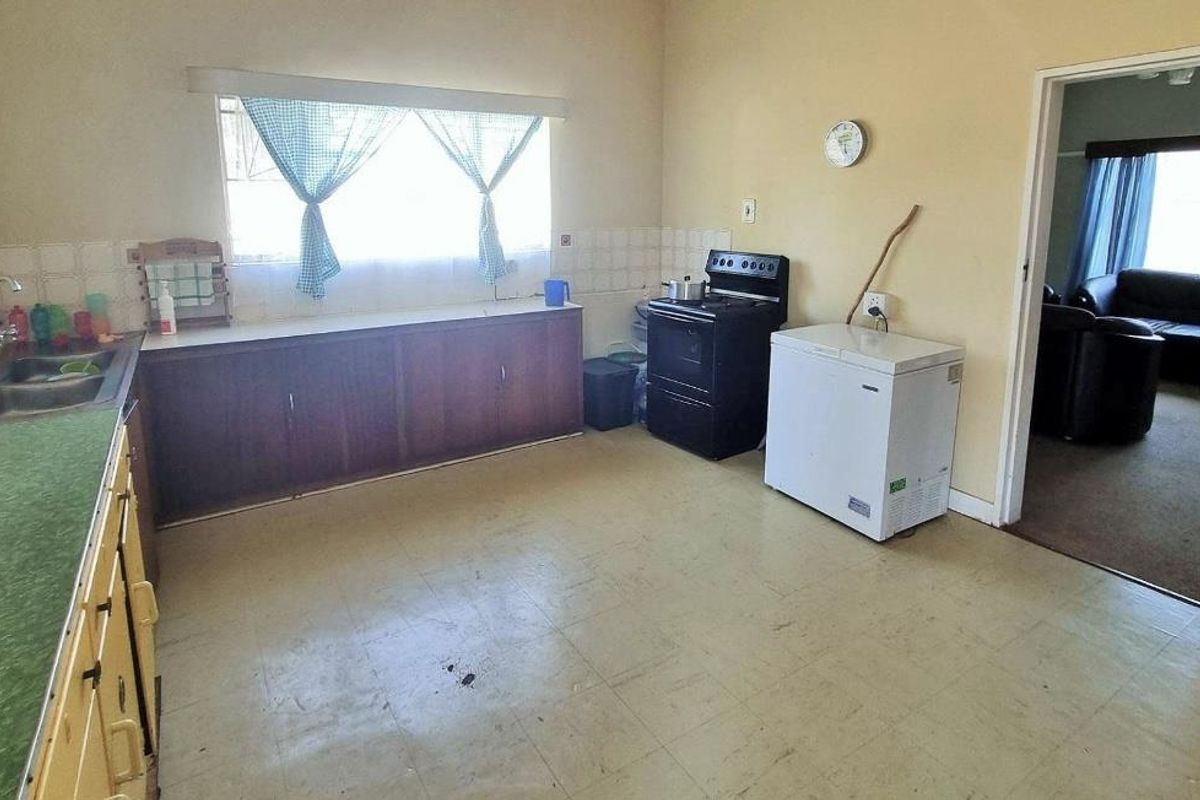 Warm 3-Bedroom Home with Character in Trompsburg - Photo 2
