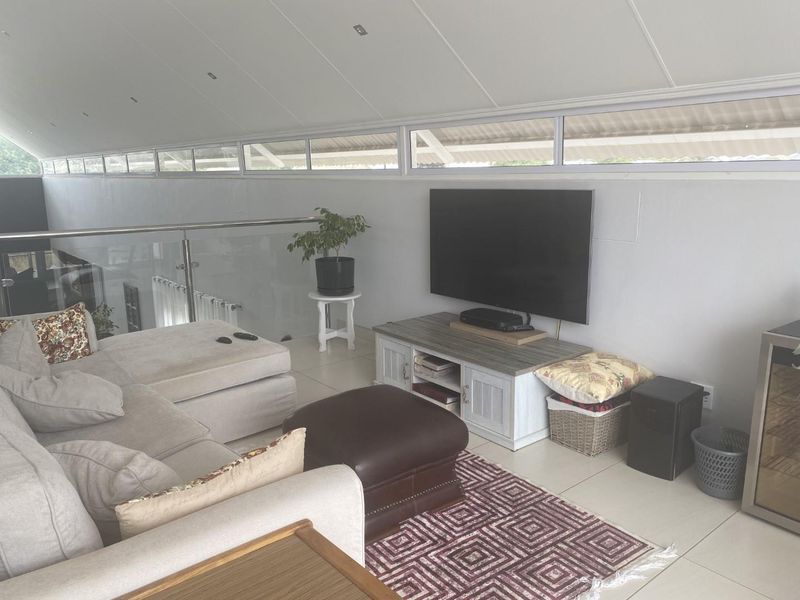 Modern 4 bedroom house on Omeya - Photo 8