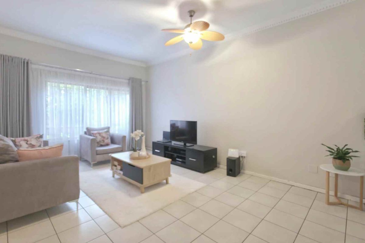 Perfect Location, Perfect space – 3 Bedroom Sandton Townhouse with Private Swimming Pool and Garden - Photo 5