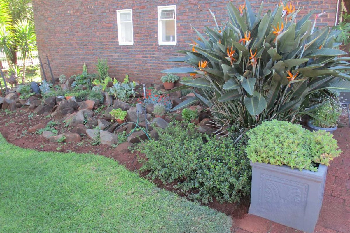 Overberg - Located above Zambesi drive - Photo 3