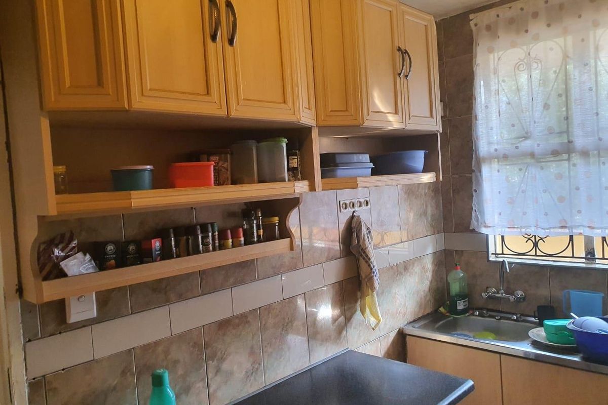 Flat For Sale - Photo 3