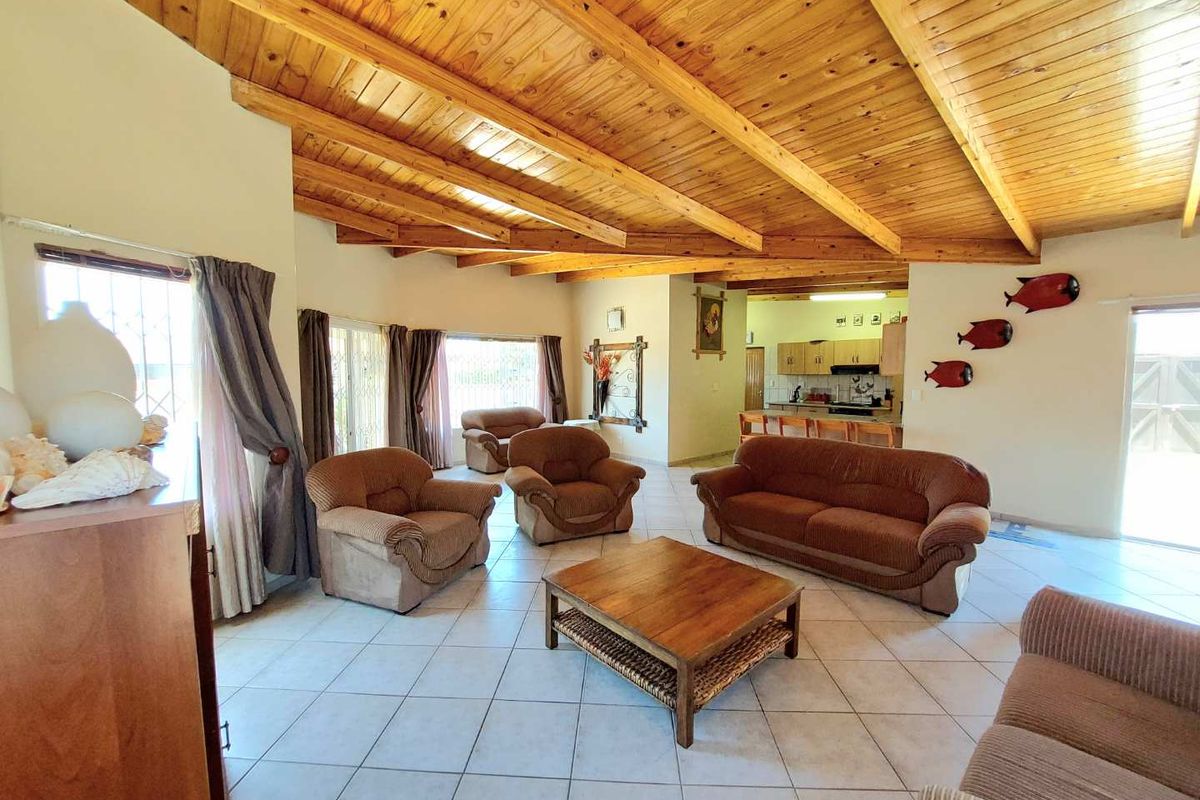 Niemann's Self Catering Family Home - Photo 2