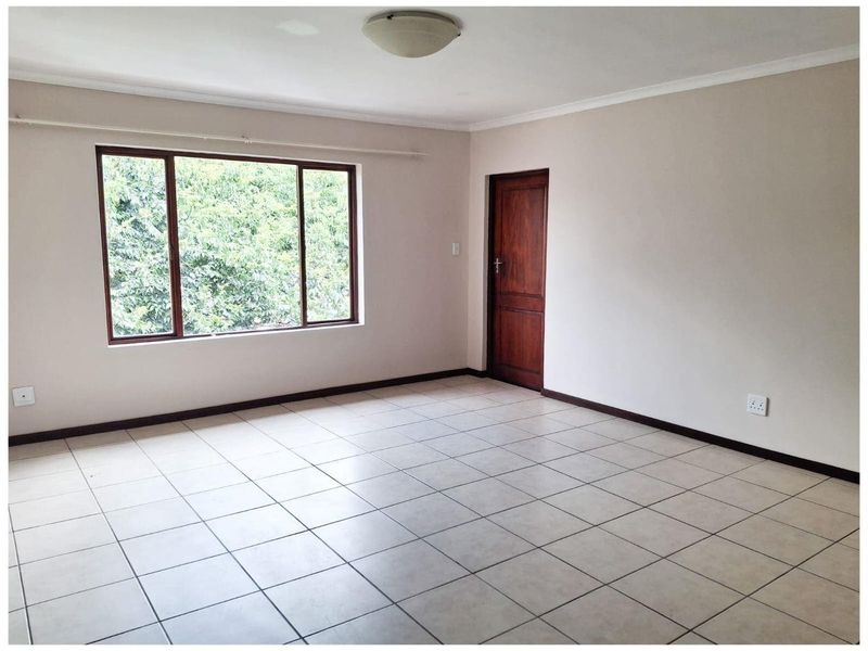 Large two bedroom apartment in Howick Central - Photo 7