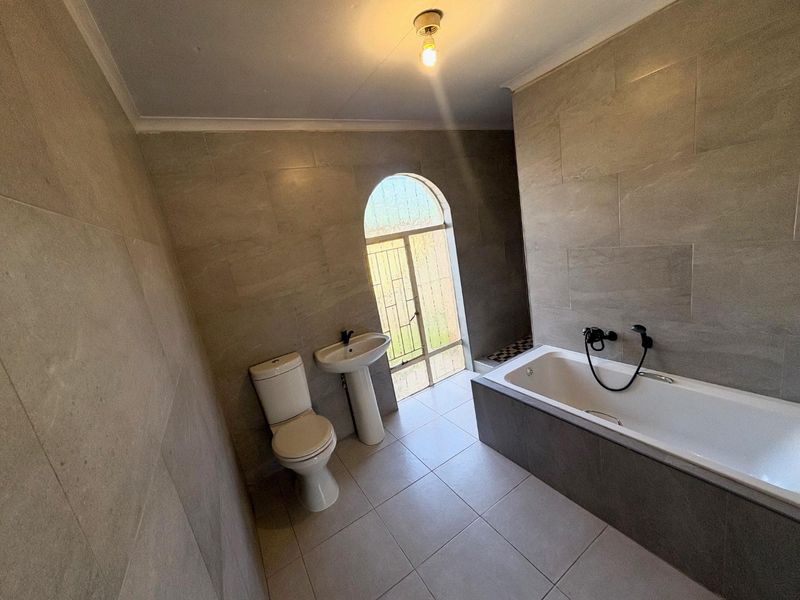 Cosy two bedroom townhouse for rental in Huntingdon - Photo 9