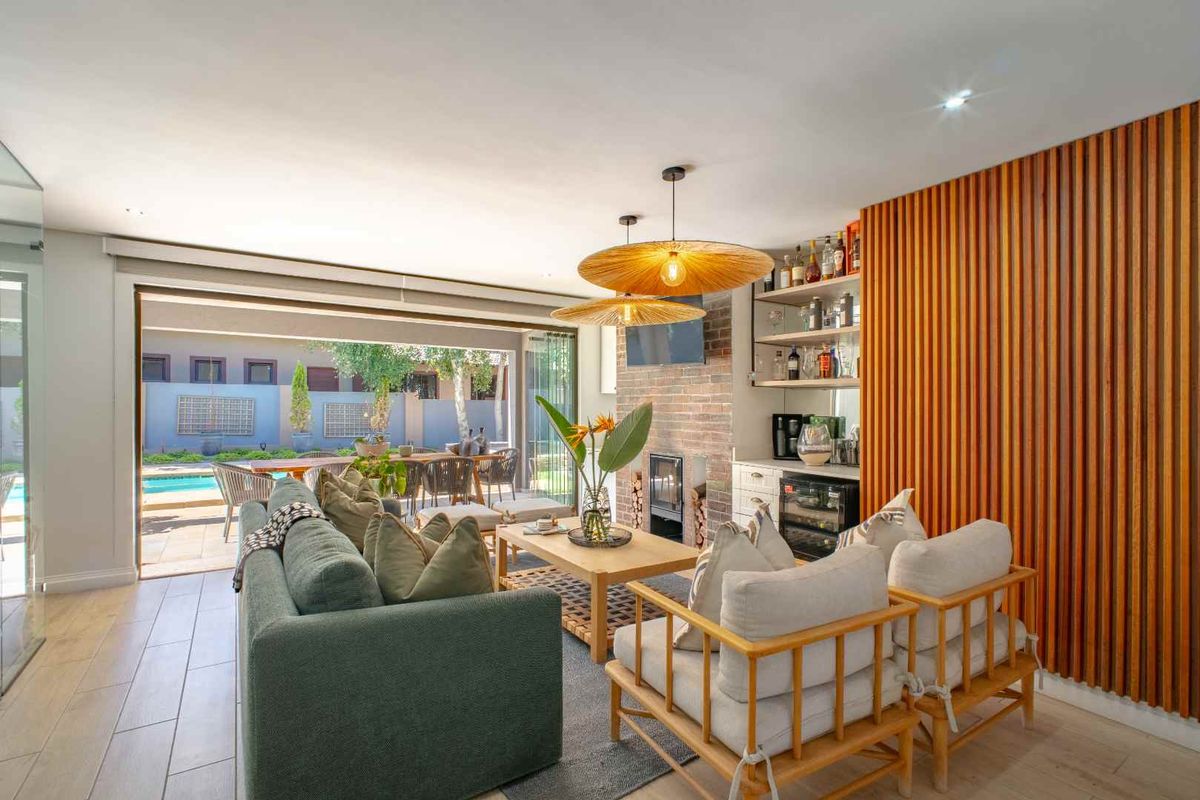 A Luxurious Home for Sale in Midlands Estate - Photo 4