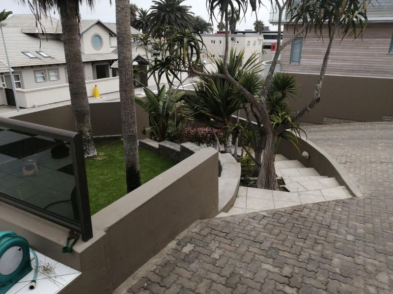 Connoisseurs Mansion with Seaview - Photo 4