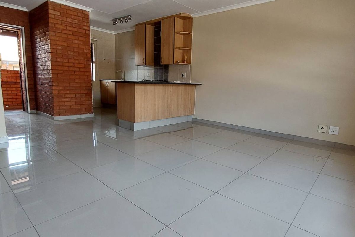 Modern 2 bedroomed pet friendly unit - Photo 2