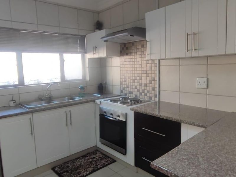 3 Bedroom House for sale in Escombe - Photo 9
