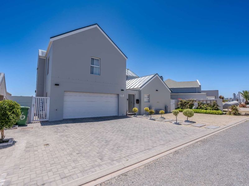 3 Bedroom House with a Flatlet in Laguna Sands Estate - Photo 2