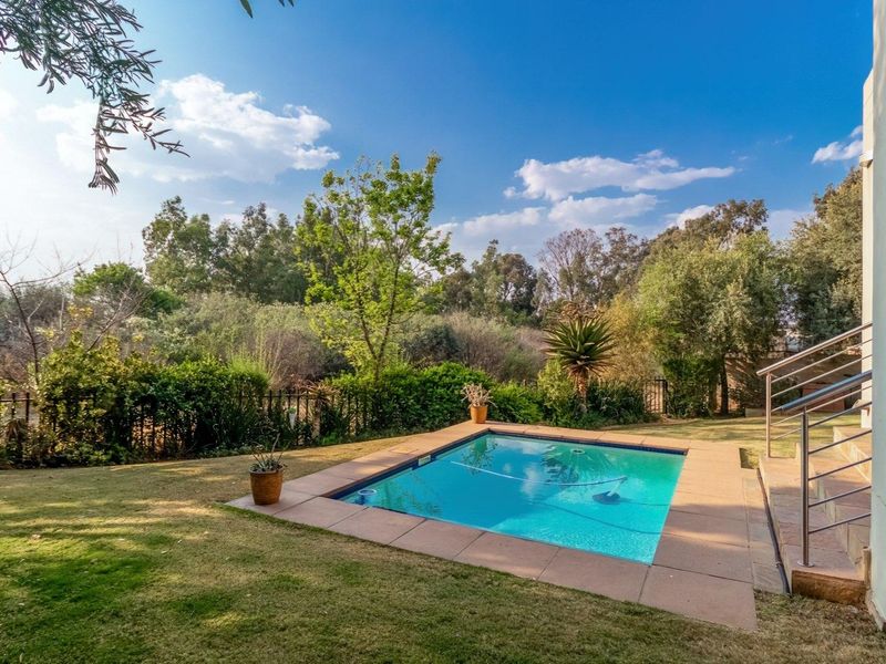 Luxury Meets Comfort: Stunning Estate in Eye of Africa!" - Photo 5