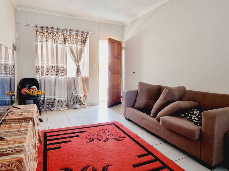 Okuryangava flat Omungeindi court - Photo 6