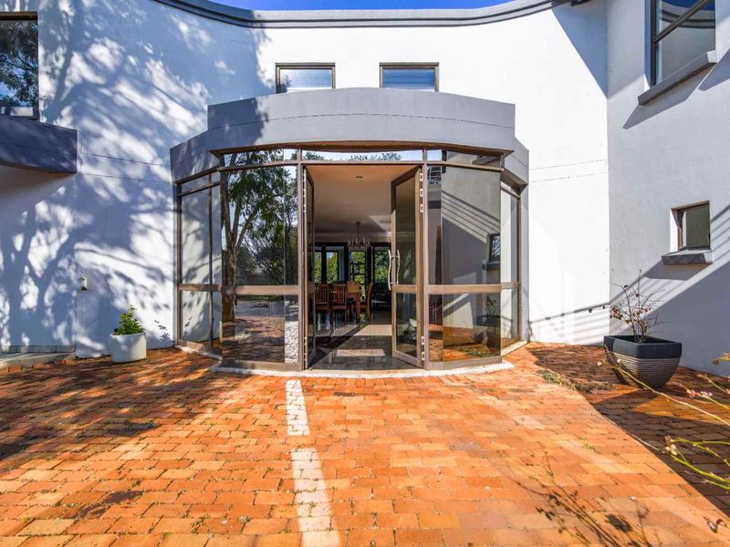 A Magnificent Family Estate Offering Space, Privacy and Spectacular Views - Photo 5