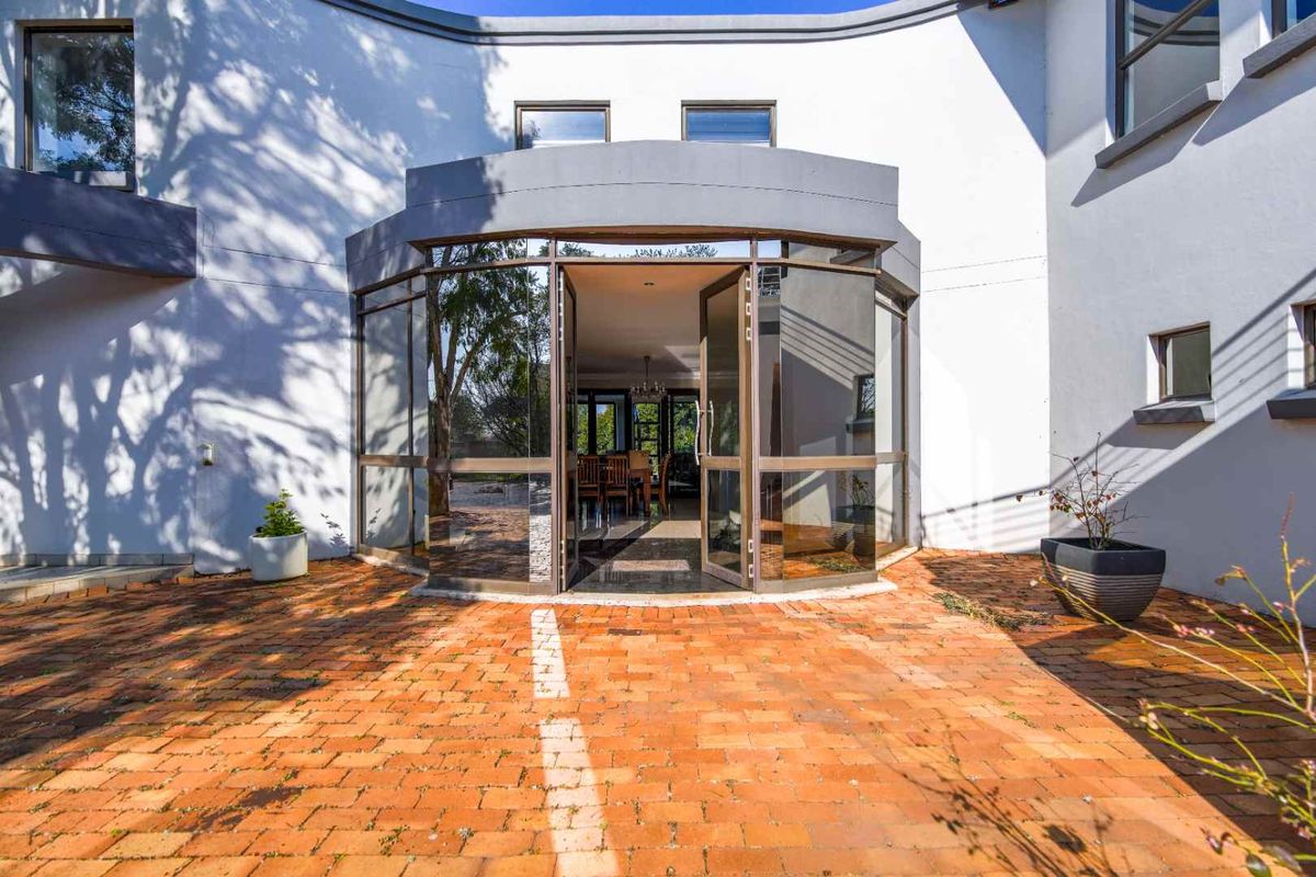 A Magnificent Family Estate Offering Space, Privacy and Spectacular Views - Photo 5