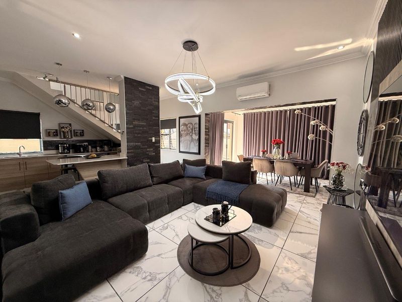 Contemporary 3-Bedroom Duplex with Double Garage in a Secure Estate - Photo 4