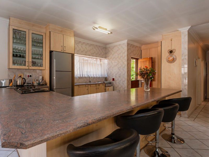 6 Bedroom House for Sale in Randhart - Photo 4