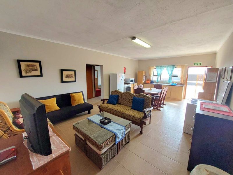 Main House + 2 Flats: Perfect Rental Investment Opportunity - Photo 10