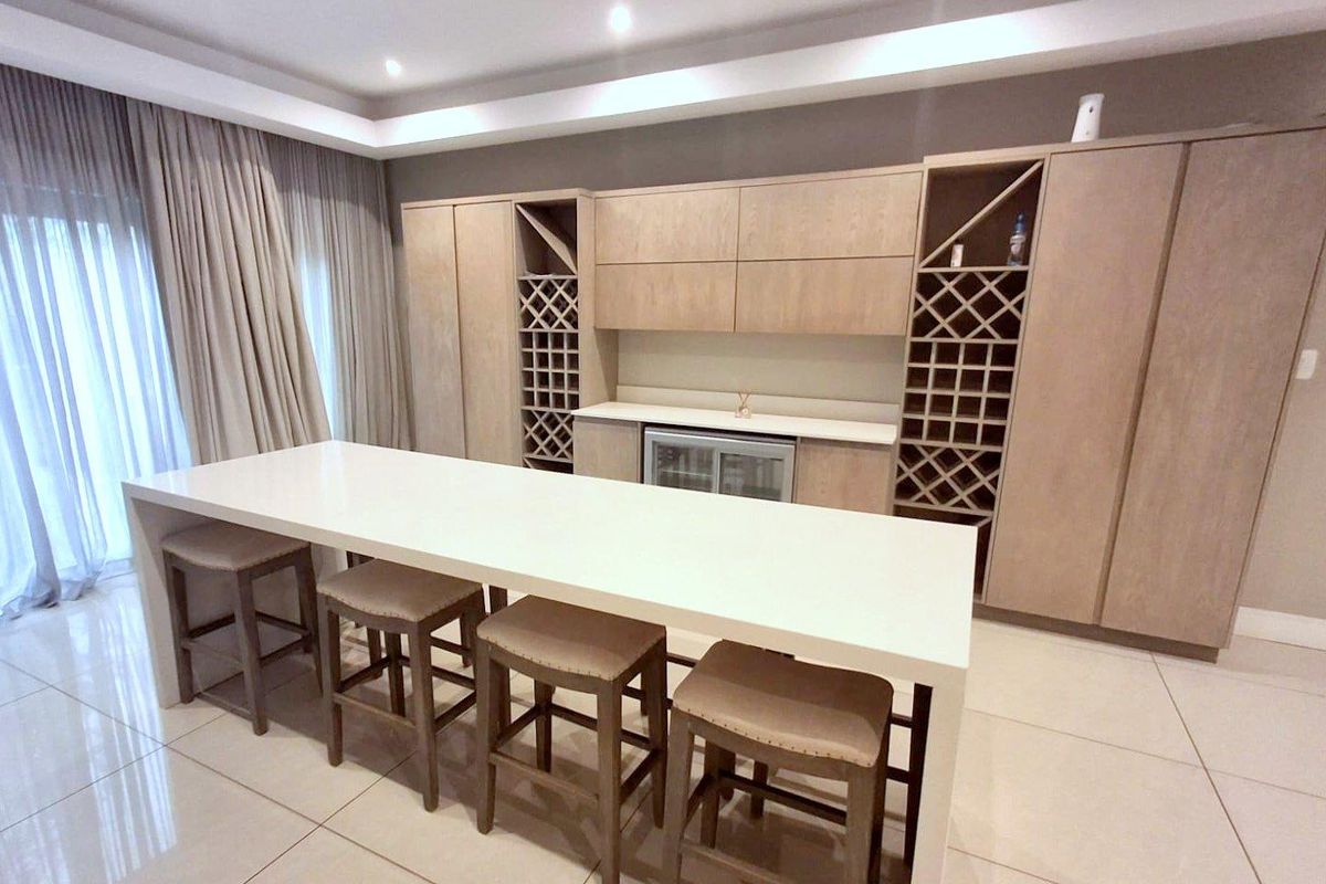 Timeless Luxury in an Exclusive Kloof Road Estate - Photo 3