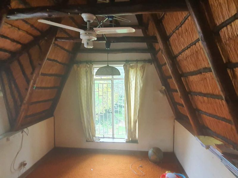 FOR THE EXTENDED FAMILY - 1 SEPARATE DWELLINGS, VARIOUS OUTBUILDINGS, BOREHOLE AND MORE! - Photo 3