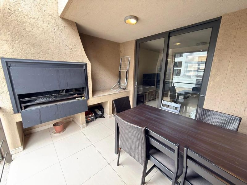 Modern double-storey townhouses situated within the secure and highly sought-after Villas Erikson Complex - Photo 8