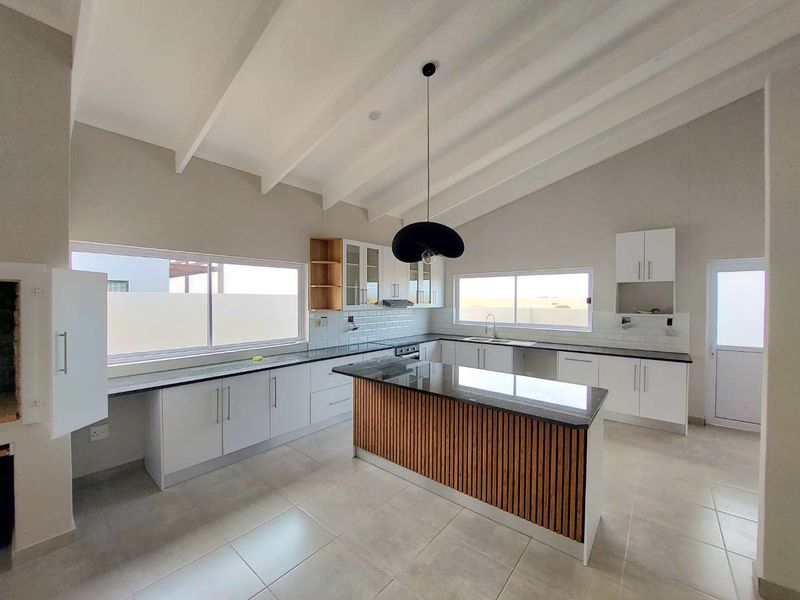 Brand New Modern 3 Bedroom Luxury House - Photo 4