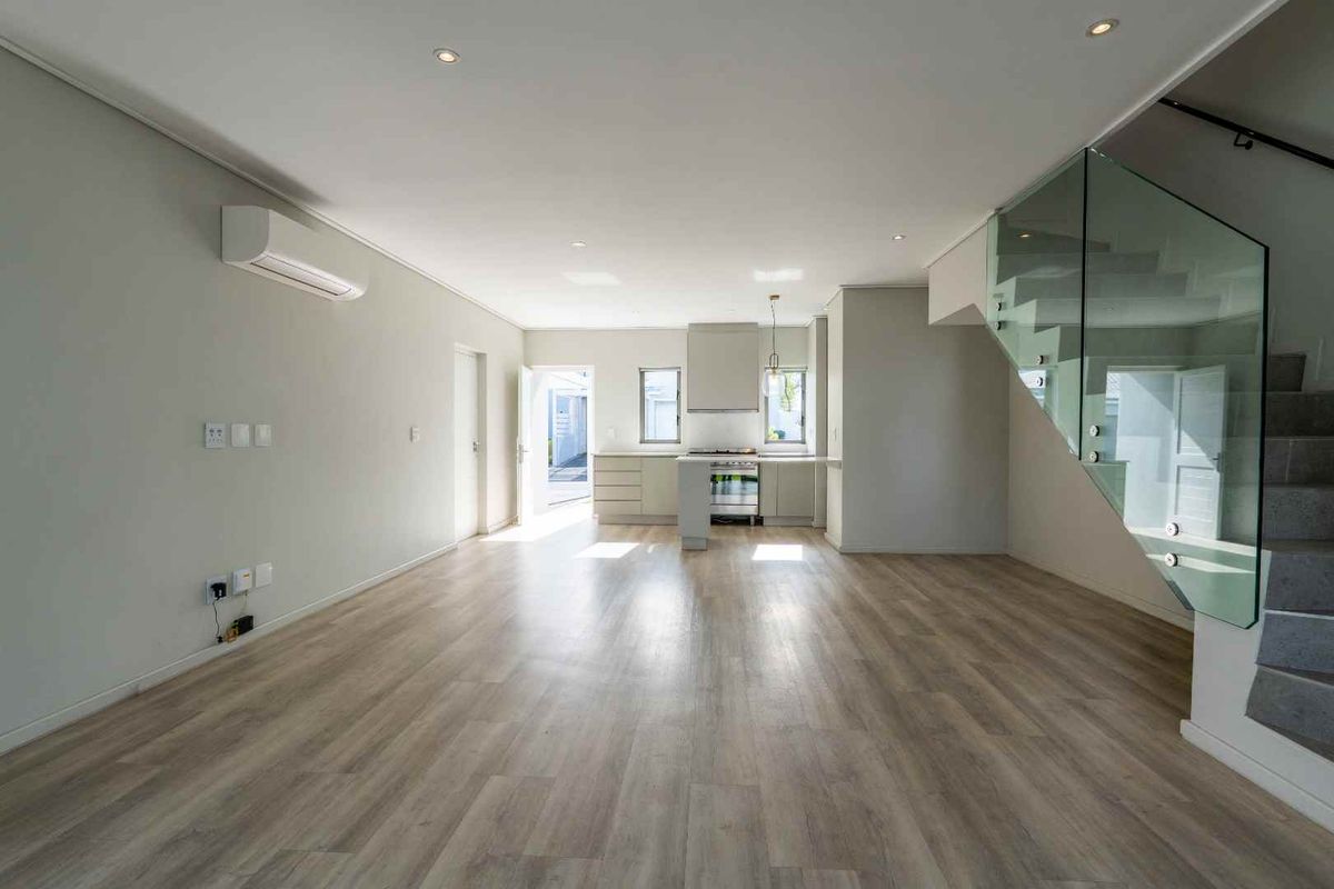 Luxury 3 Bedroom Family Home To Rent in Le Parc Residential Estate, Paarl - Photo 3