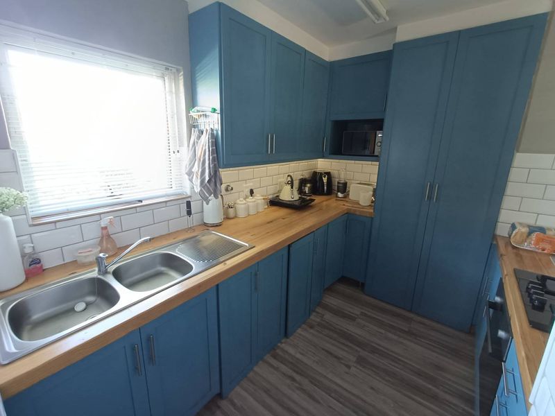 BEAUTIFUL TOWNHOUSE FOR SALE IN SECURE COMPLEX!!!! - Photo 4