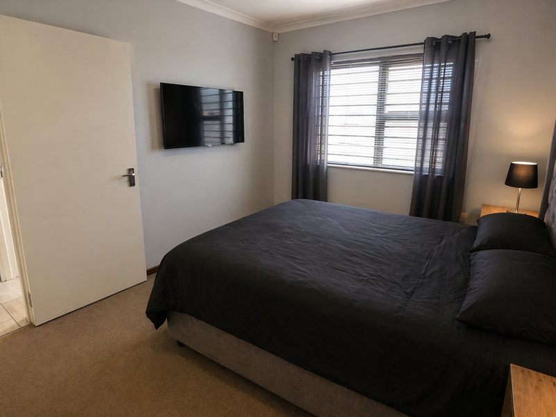 Charming Family Home in Brackenfell South – Move-In Ready! - Photo 6