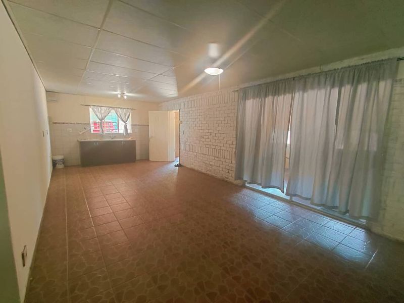 Lovely first time buyers home - Photo 8