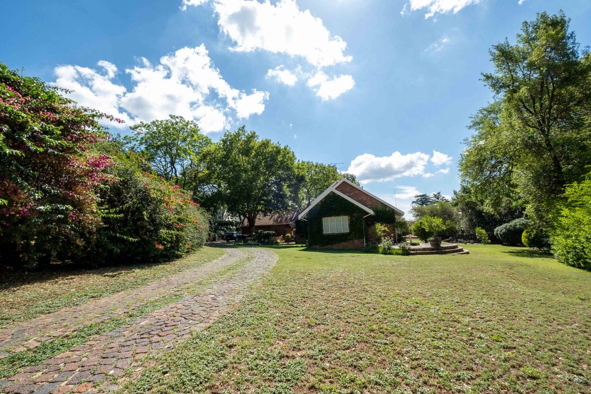 bryanston property perfect for developers / 2 families - Photo 2