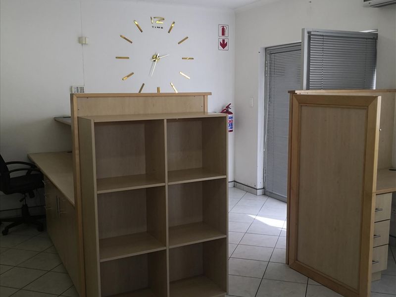 FOR SALE - LARGE PROPERTY WAREHOUSE & OFFICES - Photo 6